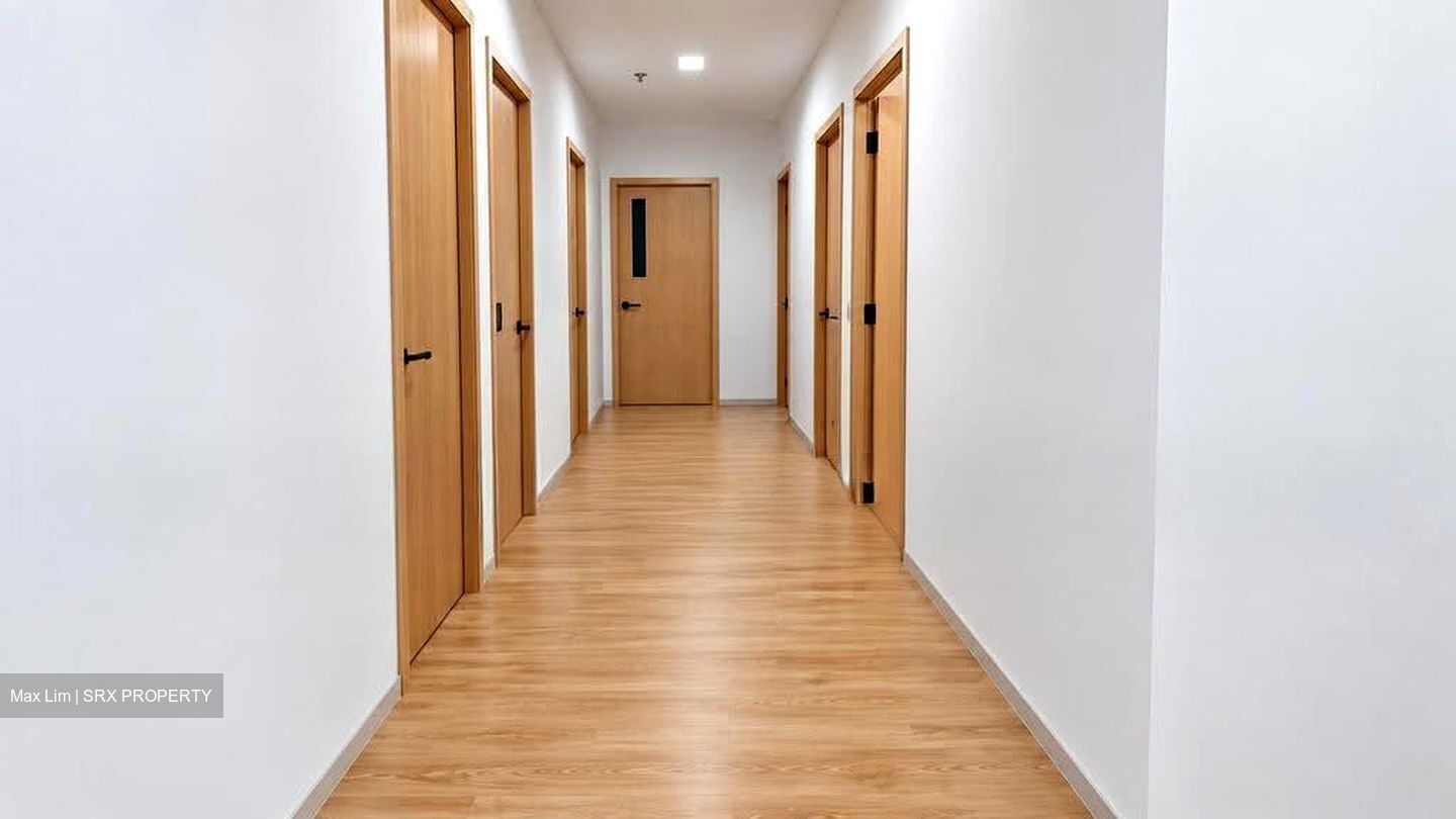 Parkway Centre (D15), Office #622561961
